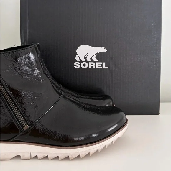 Sorel boots size 8 - Picture 12 of 12